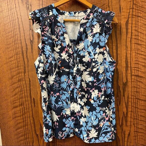 BLUE floral‎ stretch flutter sleeve button front blouse - Picture 1 of 6